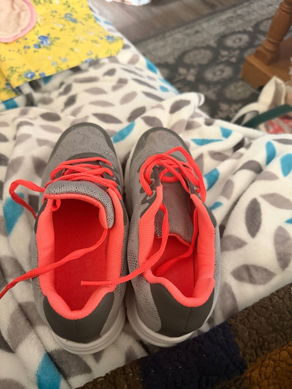 Girls size 3m FootJoy golf spikes